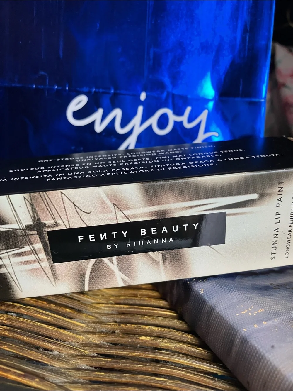 Fenty Beauty Stunna Lip Paint - by RIHANNA*UNDEFEATED & free hair clips/headband